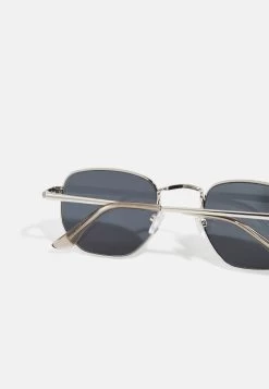 Pier One Unisex - Sunglasses - Black/Silver-Coloured 9 Pier One Unisex - Sunglasses - Black/Silver-Coloured -Pier One 06c498a2265d448890c198237327d2e3
