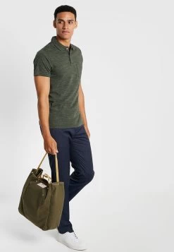 Pier One Polo Shirt - Oliv -Pier One 07c23b5c004d4248b44739908b1498eb