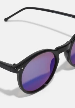 Pier One Unisex - Sunglasses - Black/Blue 9 Pier One Unisex - Sunglasses - Black/Blue -Pier One 11f17cbd777a412ba39007dce293526f