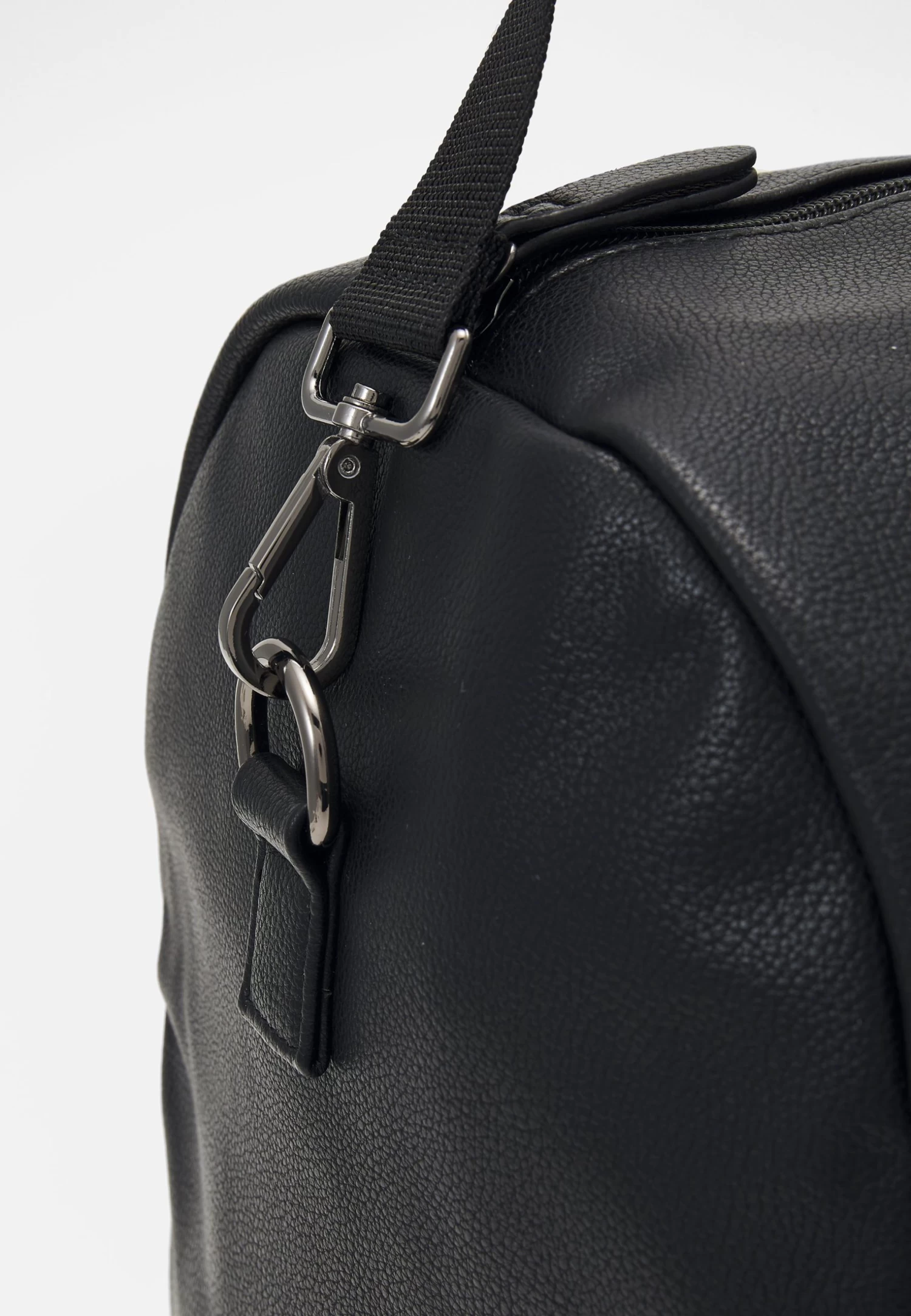 Pier One Unisex - Weekend Bag - Black 7 Pier One Unisex - Weekend Bag - Black - Image 5