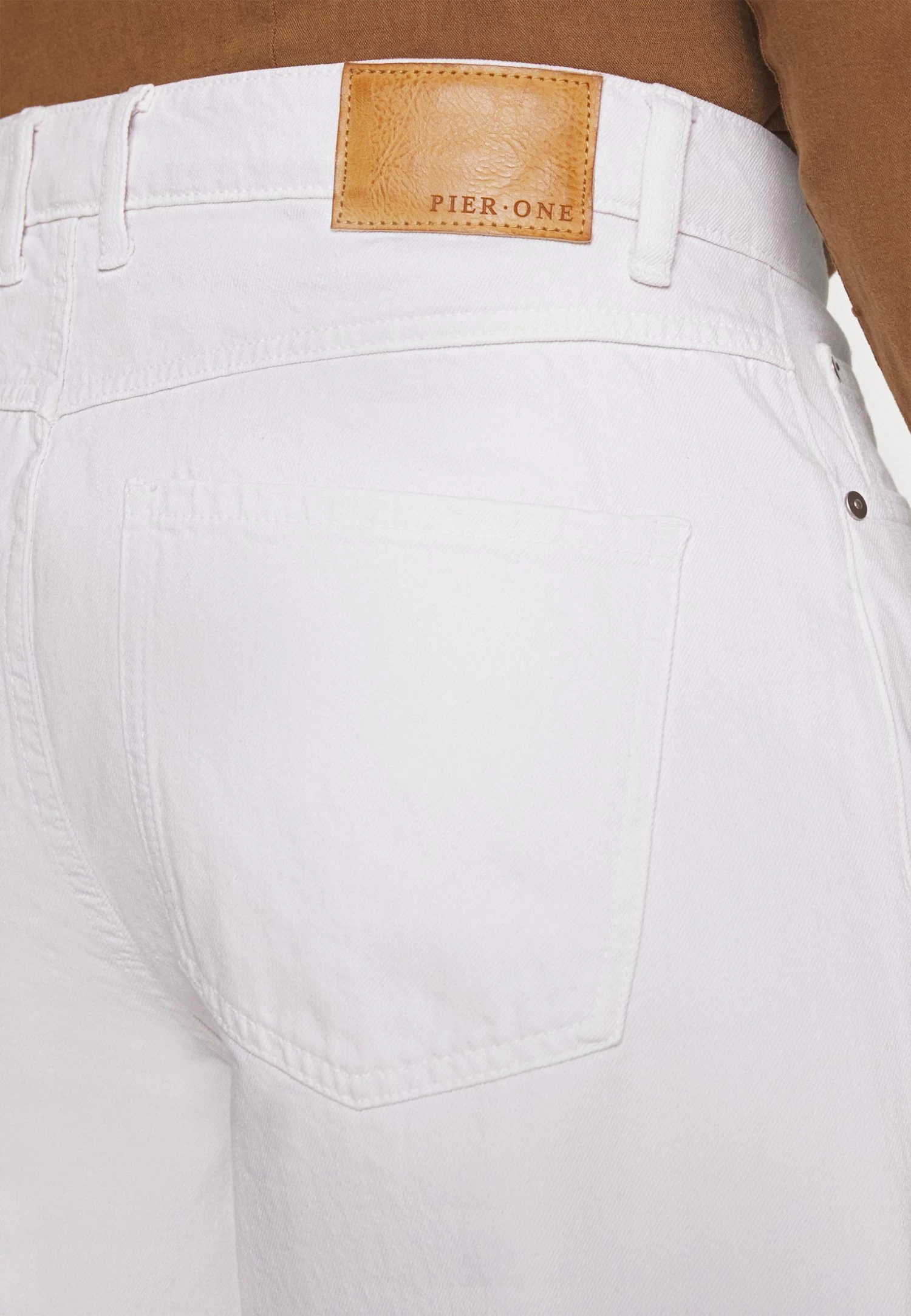Pier One Relaxed Fit Jeans - White Denim 7 Pier One Relaxed Fit Jeans - White Denim - Image 5
