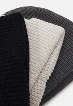 Pier One Unisex 3 Pack - Beanie - Black/Dark Grey/Off-White/ -Pier One 2a1daa058c674c9dbb0074799d429f4b