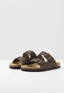 Pier One Unisex - Slippers - Brown 10 Pier One Unisex - Slippers - Brown -Pier One 2a6253ec8adf4b75ac70cea209f9bc13