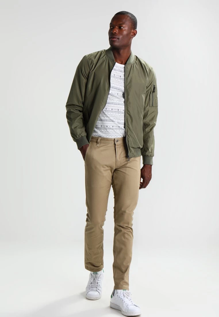 Pier One Print T-Shirt - White 4 Pier One Print T-Shirt - White - Image 2