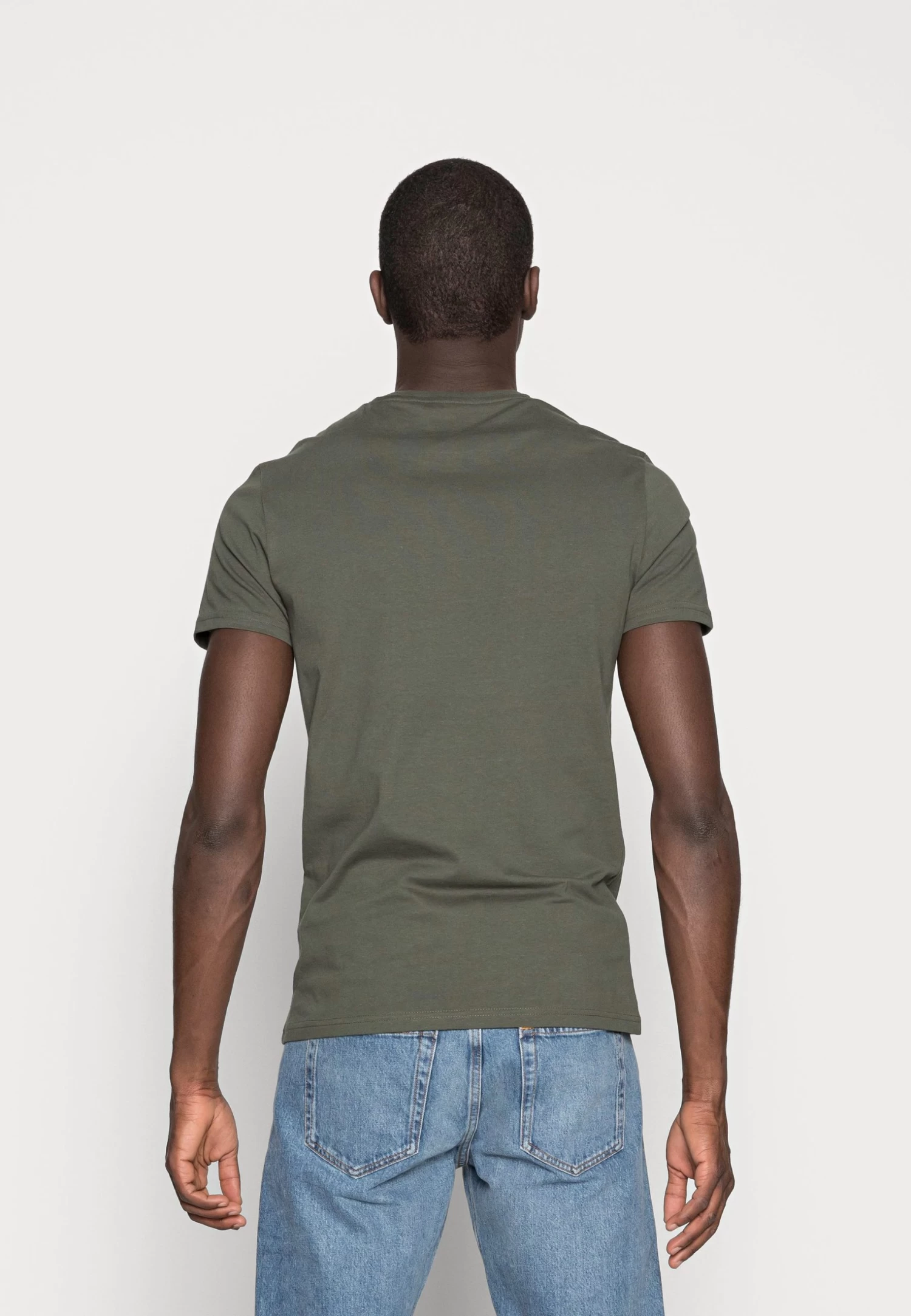 Pier One 3 Pack - Basic T-Shirt - Black/Grey/Green 5 Pier One 3 Pack - Basic T-Shirt - Black/Grey/Green - Image 3