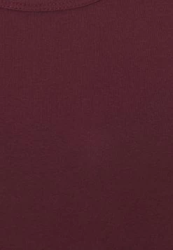 Pier One 3 Pack - Undershirt - Dark Blue/Bordeaux/Off-White 17 Pier One 3 Pack - Undershirt - Dark Blue/Bordeaux/Off-White -Pier One 3128163b82644f8d9303cc9f390c54f2