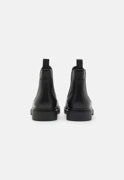 Pier One Leather - Classic Ankle Boots - Black 10 Pier One Leather - Classic Ankle Boots - Black -Pier One 38fceb26209f4f8e8e56a5d89f6e46d5