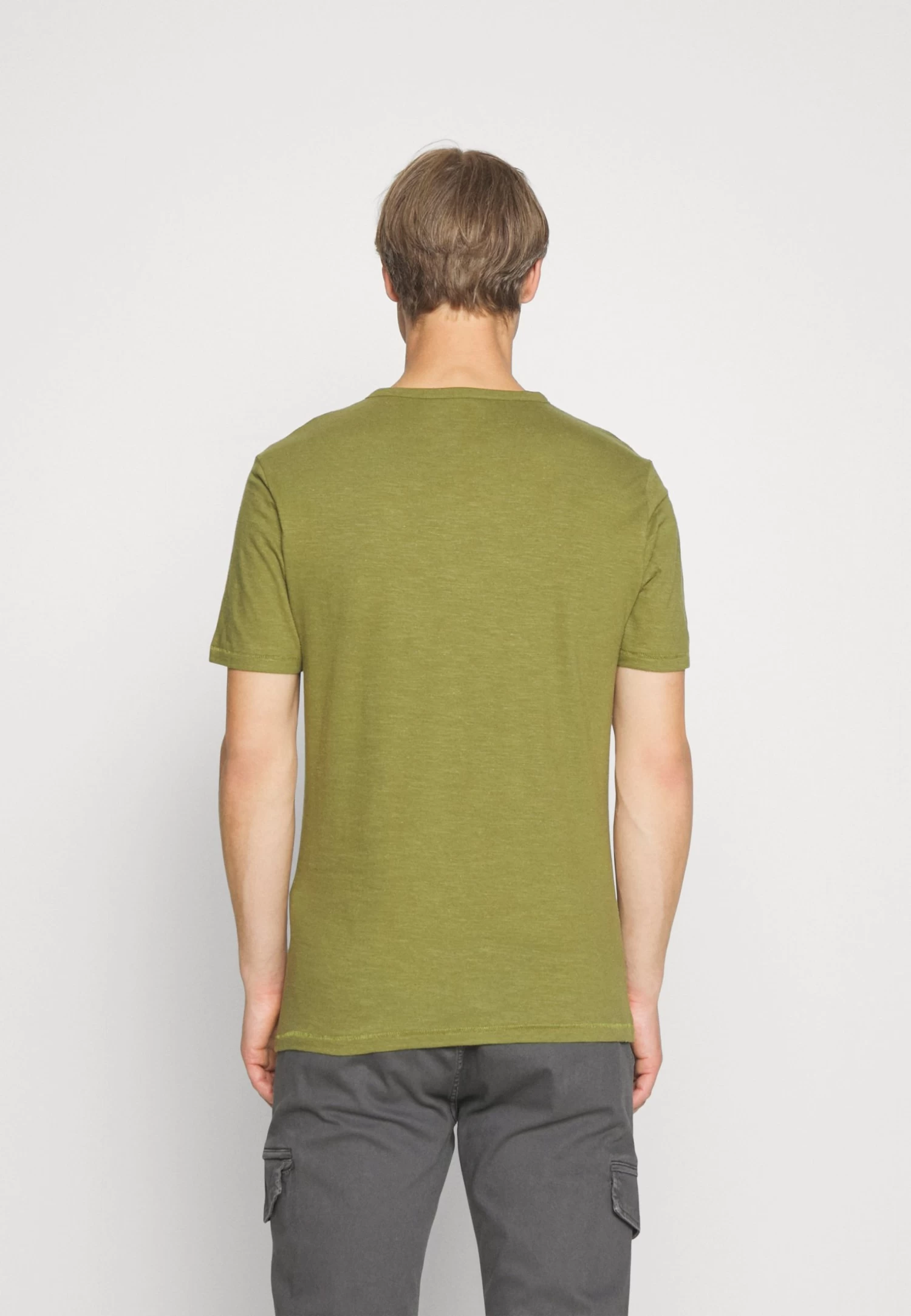 Pier One Basic T-Shirt - Green 5 Pier One Basic T-Shirt - Green - Image 3