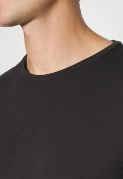 Pier One 3 Pack Muscle Fit- Basic T-Shirt - Black 11 Pier One 3 Pack Muscle Fit- Basic T-Shirt - Black -Pier One 4bb67ef78ddb494cb68f3fbd13ed6a54