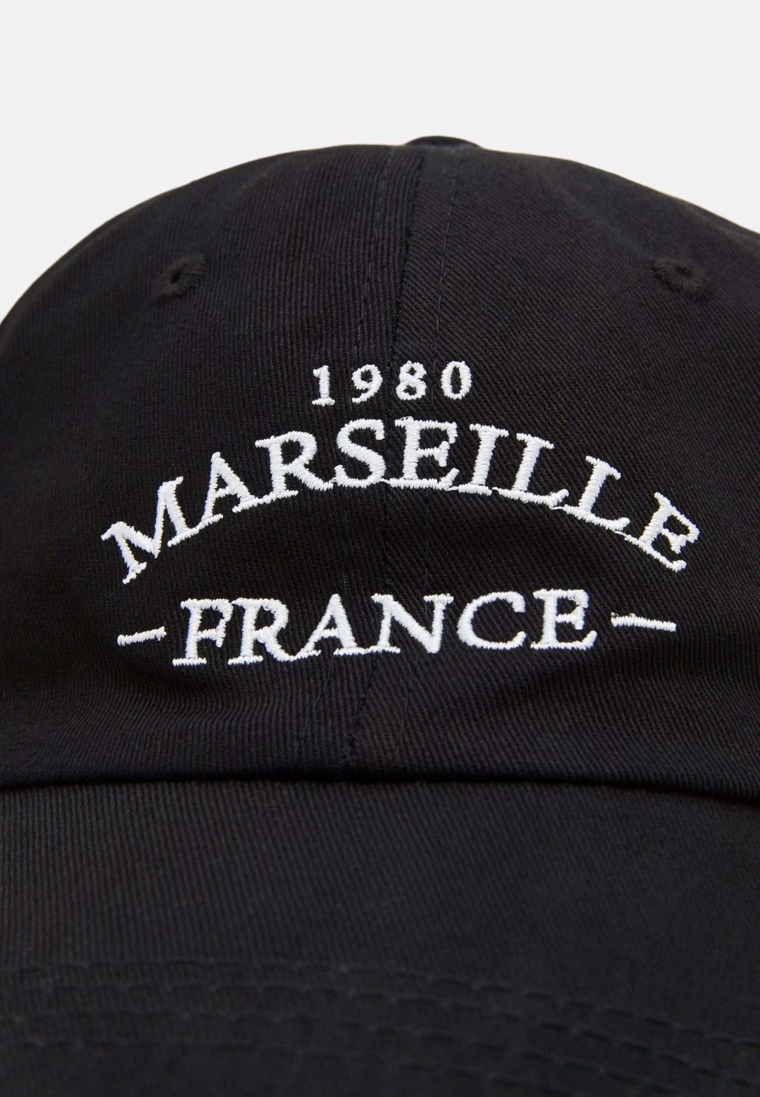 Pier One Unisex - Cap - Black 6 Pier One Unisex - Cap - Black - Image 4