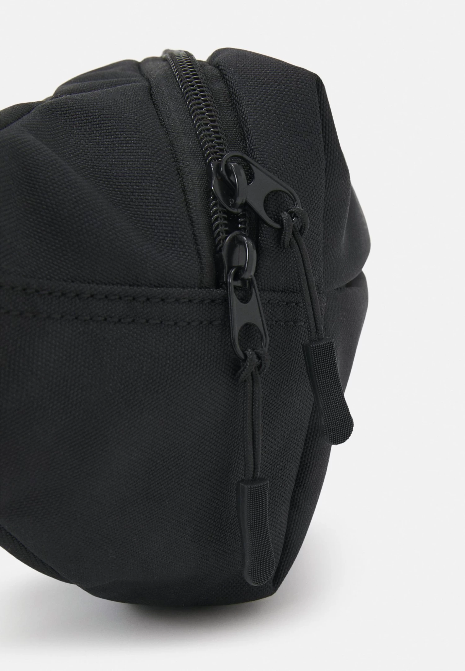 Pier One Bum Bag -Black 7 Pier One Bum Bag -Black - Image 5