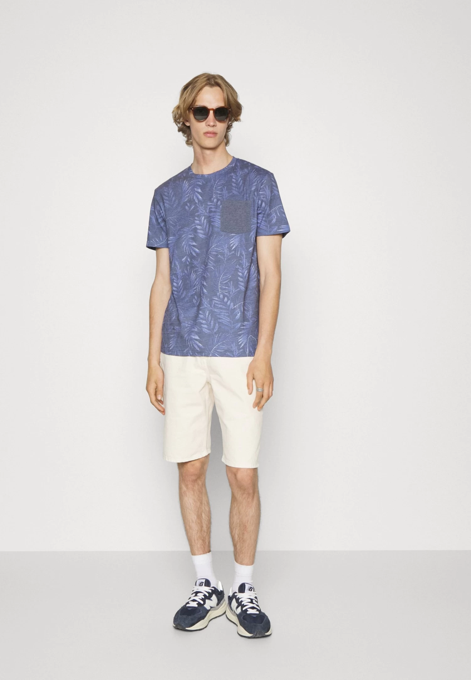 Pier One Print T-Shirt - Dark Blue 4 Pier One Print T-Shirt - Dark Blue - Image 2