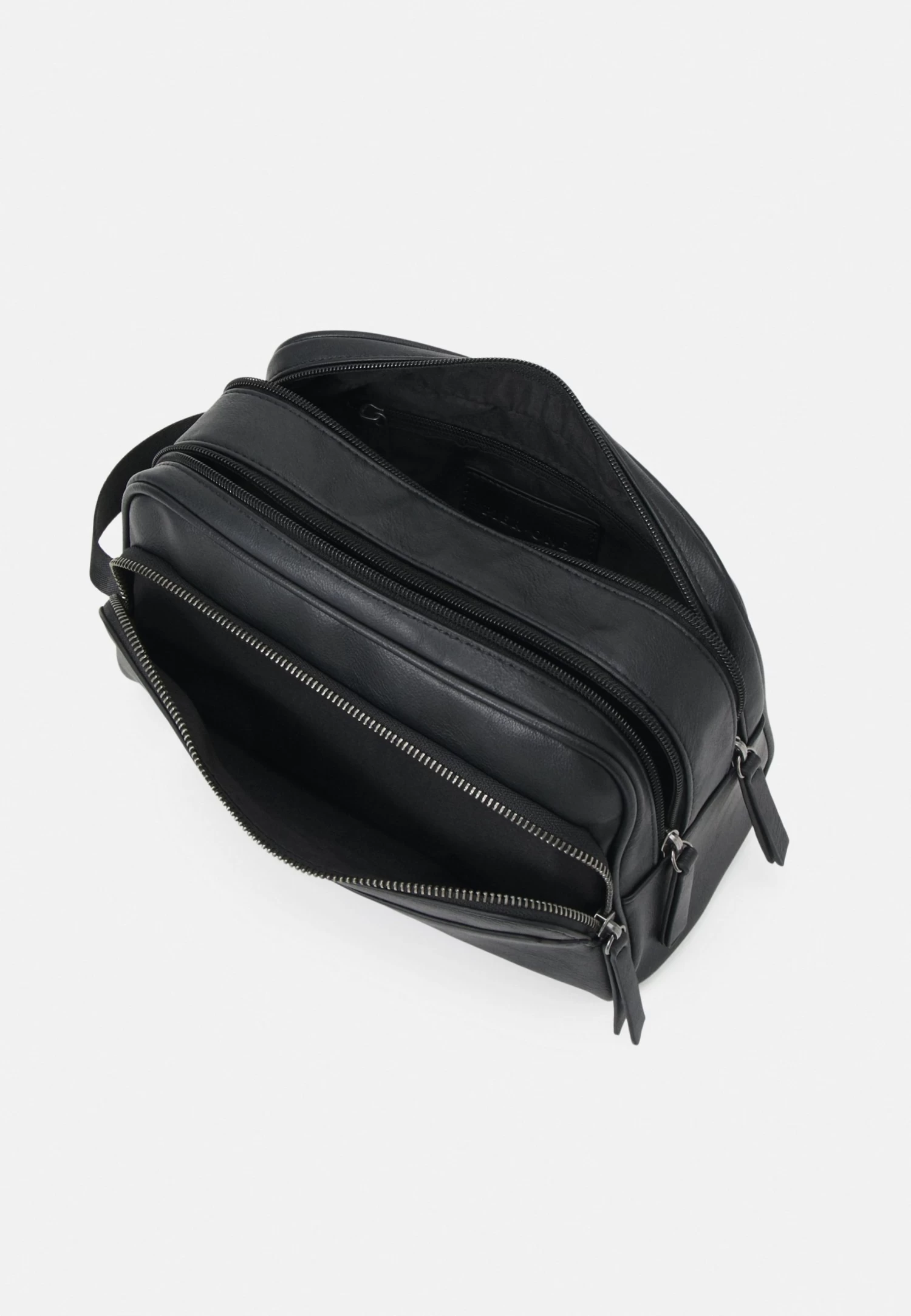 Pier One Wash Bag - Black 5 Pier One Wash Bag - Black - Image 3