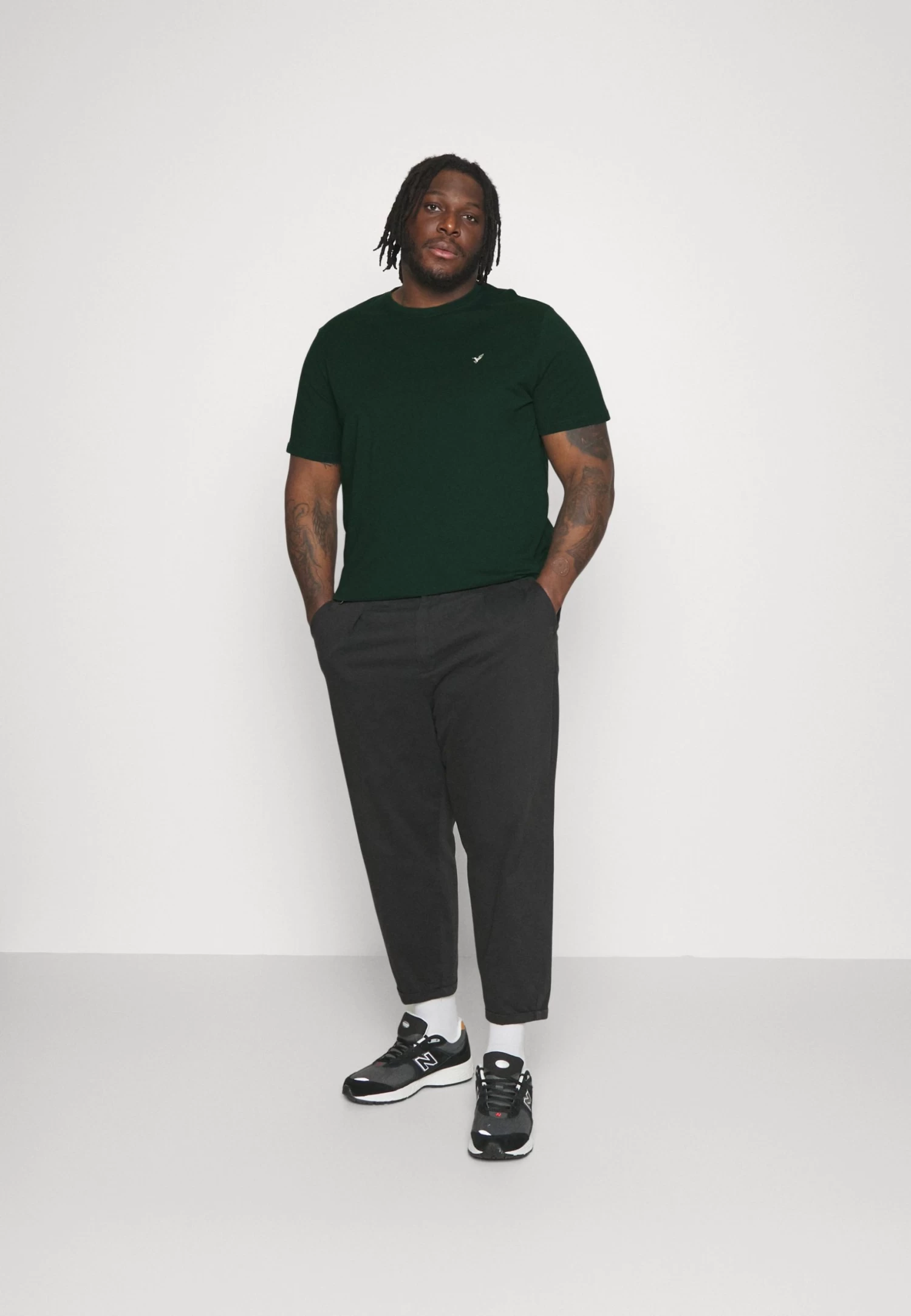 Pier One 5 Pack - Basic T-Shirt - Dark Green/Beige/Light Blue 3 Pier One 5 Pack - Basic T-Shirt - Dark Green/Beige/Light Blue