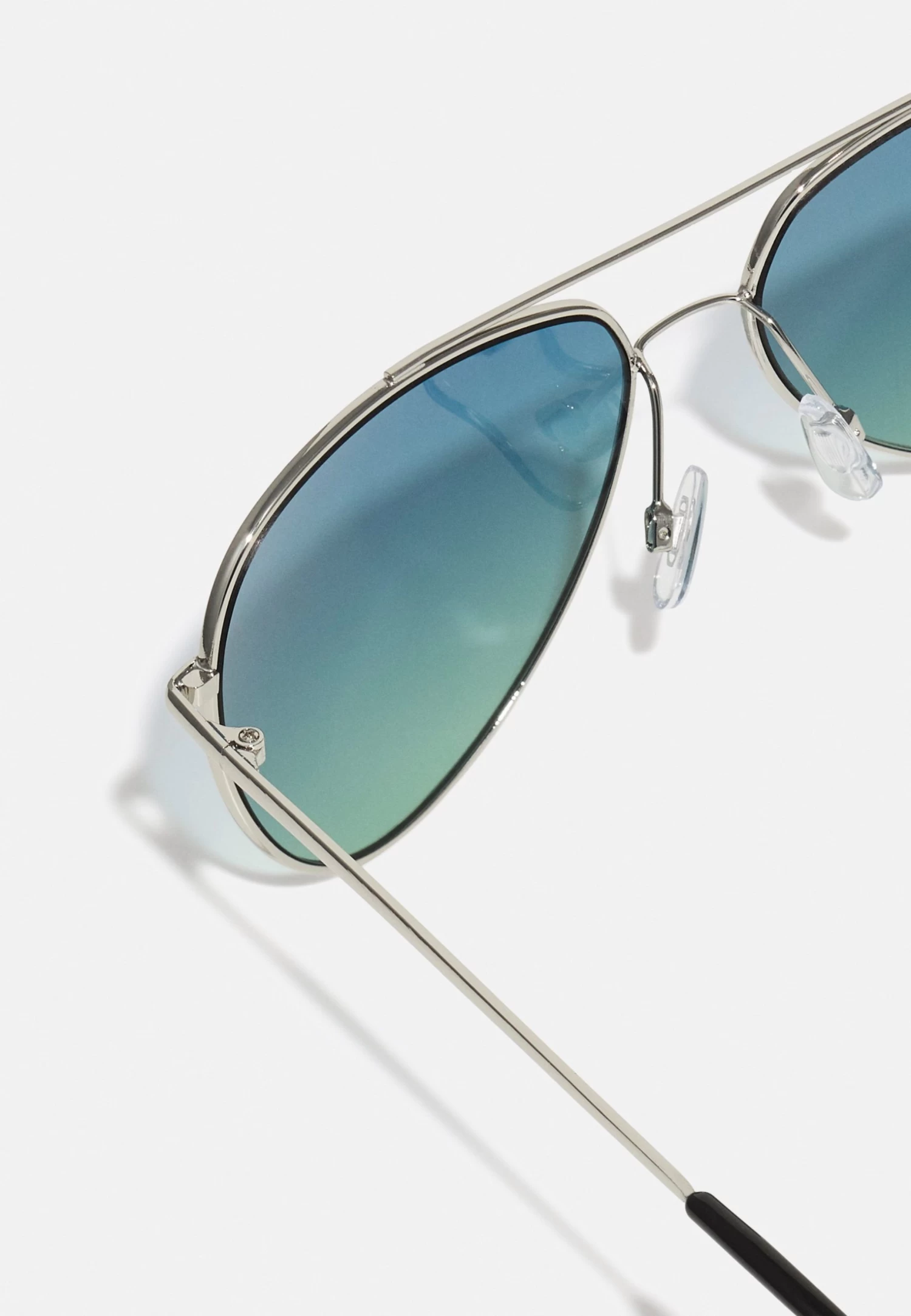 Pier One 2 Pack - Sunglasses - Black/Blue 4 Pier One 2 Pack - Sunglasses - Black/Blue - Image 2