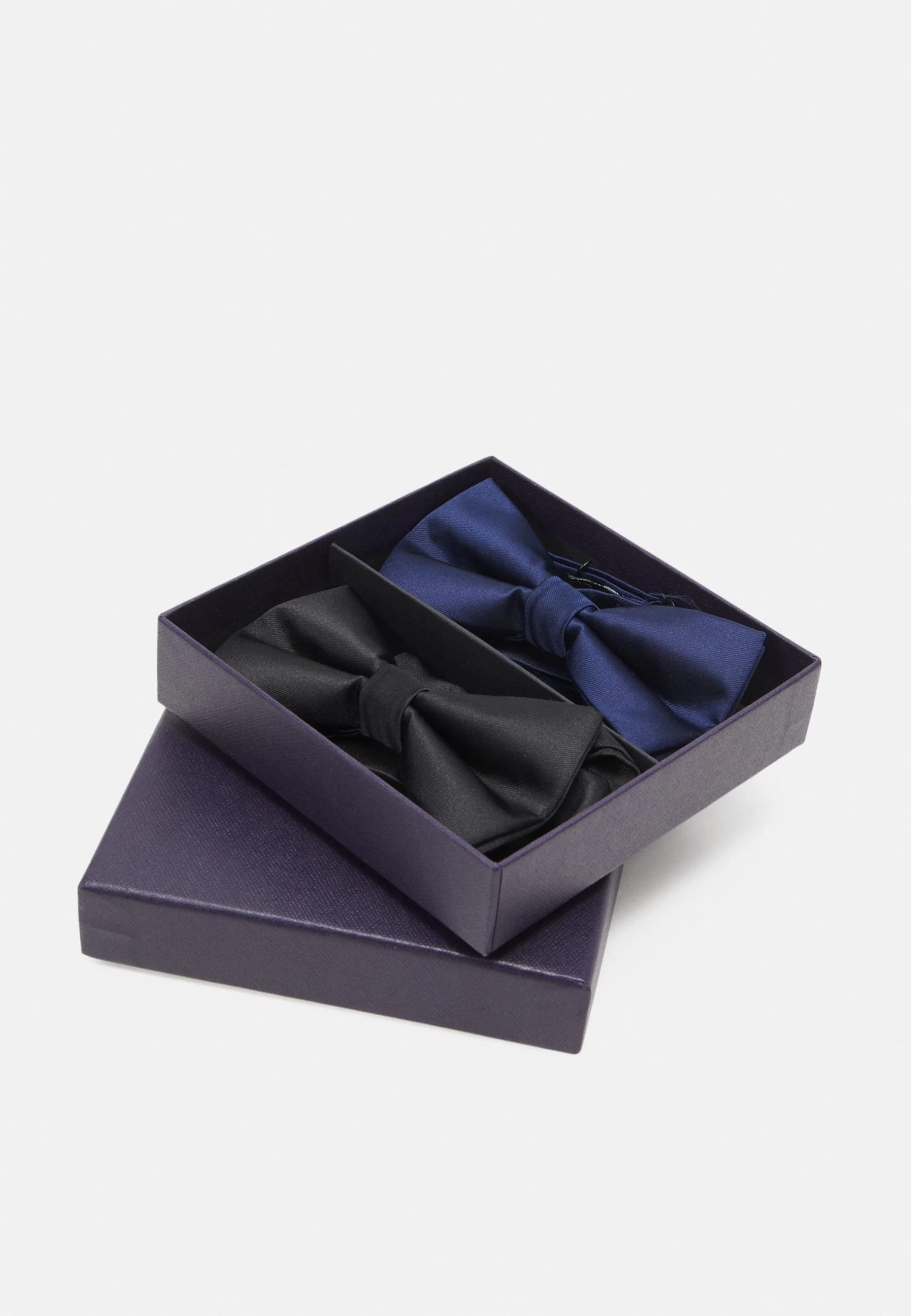 Pier One 2 Pack - Bow Tie - Black/Dark Blue 5 Pier One 2 Pack - Bow Tie - Black/Dark Blue - Image 3