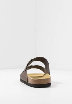 Pier One Unisex - Slippers - Brown 11 Pier One Unisex - Slippers - Brown -Pier One 76fa55bccc3c473ca40cf8defda1f49a