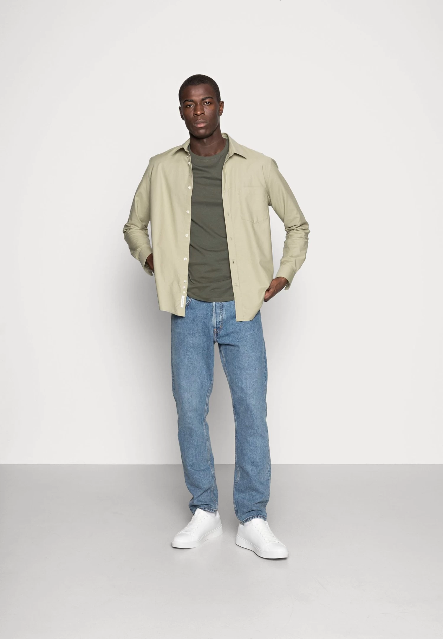 Pier One 3 Pack - Basic T-Shirt - Black/Grey/Green 3 Pier One 3 Pack - Basic T-Shirt - Black/Grey/Green