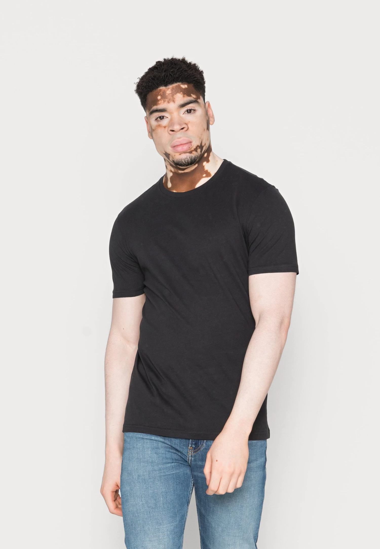 Pier One 10 Pack - Basic T-Shirt - Mottled Light Grey/Black/White 6 Pier One 10 Pack - Basic T-Shirt - Mottled Light Grey/Black/White - Image 4