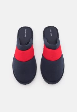 Pier One Unisex - Slippers - Dark Blue/Red 11 Pier One Unisex - Slippers - Dark Blue/Red -Pier One 8af2b4cf7cb544169d42982a9f3ccda1