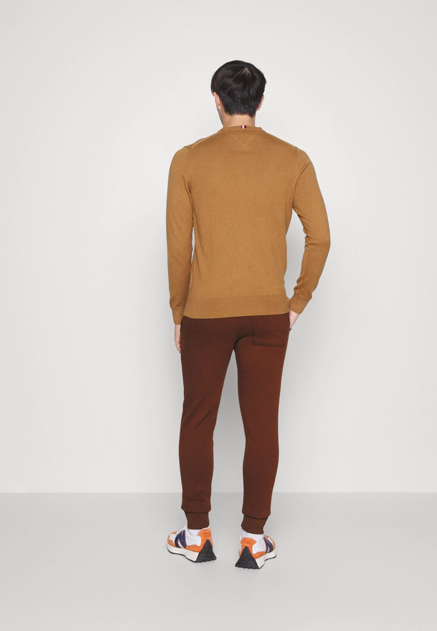 Pier One 2 Pack - Tracksuit Bottoms - Dark Brown/Black 5 Pier One 2 Pack - Tracksuit Bottoms - Dark Brown/Black - Image 3