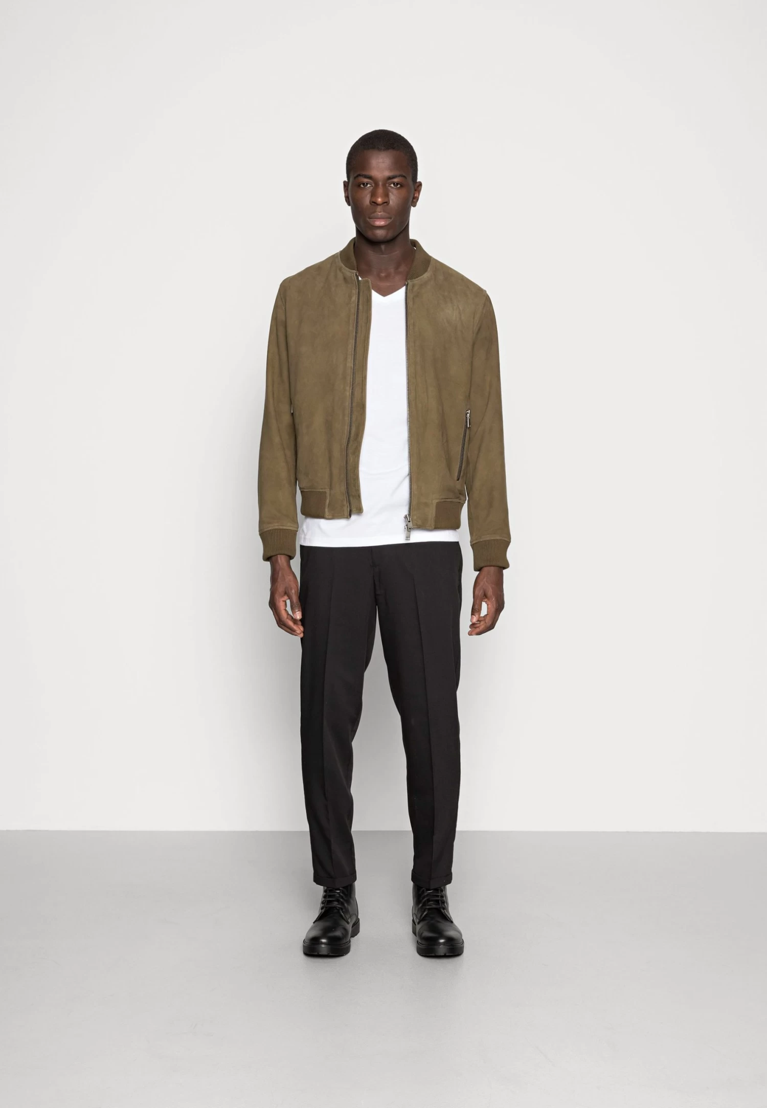 Pier One 3 Pack- Basic T-Shirt - White/Black/Light Grey 3 Pier One 3 Pack- Basic T-Shirt - White/Black/Light Grey