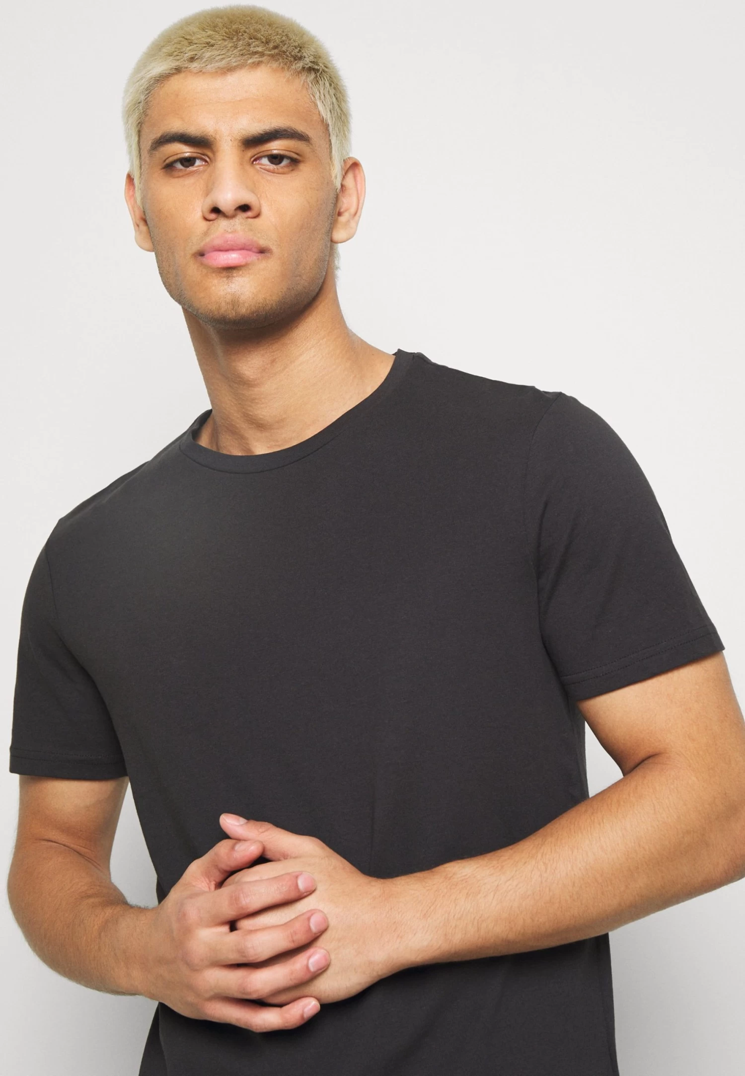 Pier One 7 Pack - Basic T-Shirt - Black 7 Pier One 7 Pack - Basic T-Shirt - Black - Image 5