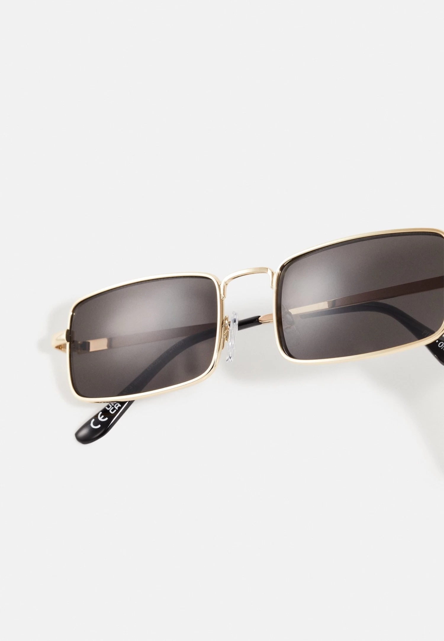 Pier One Sunglasses - Gold-Coloured/Black 6 Pier One Sunglasses - Gold-Coloured/Black - Image 4