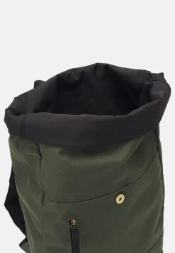 Pier One Unisex - Rucksack - Green 9 Pier One Unisex - Rucksack - Green -Pier One aa8b8bbe655a46ce94fef1eadba88c7b