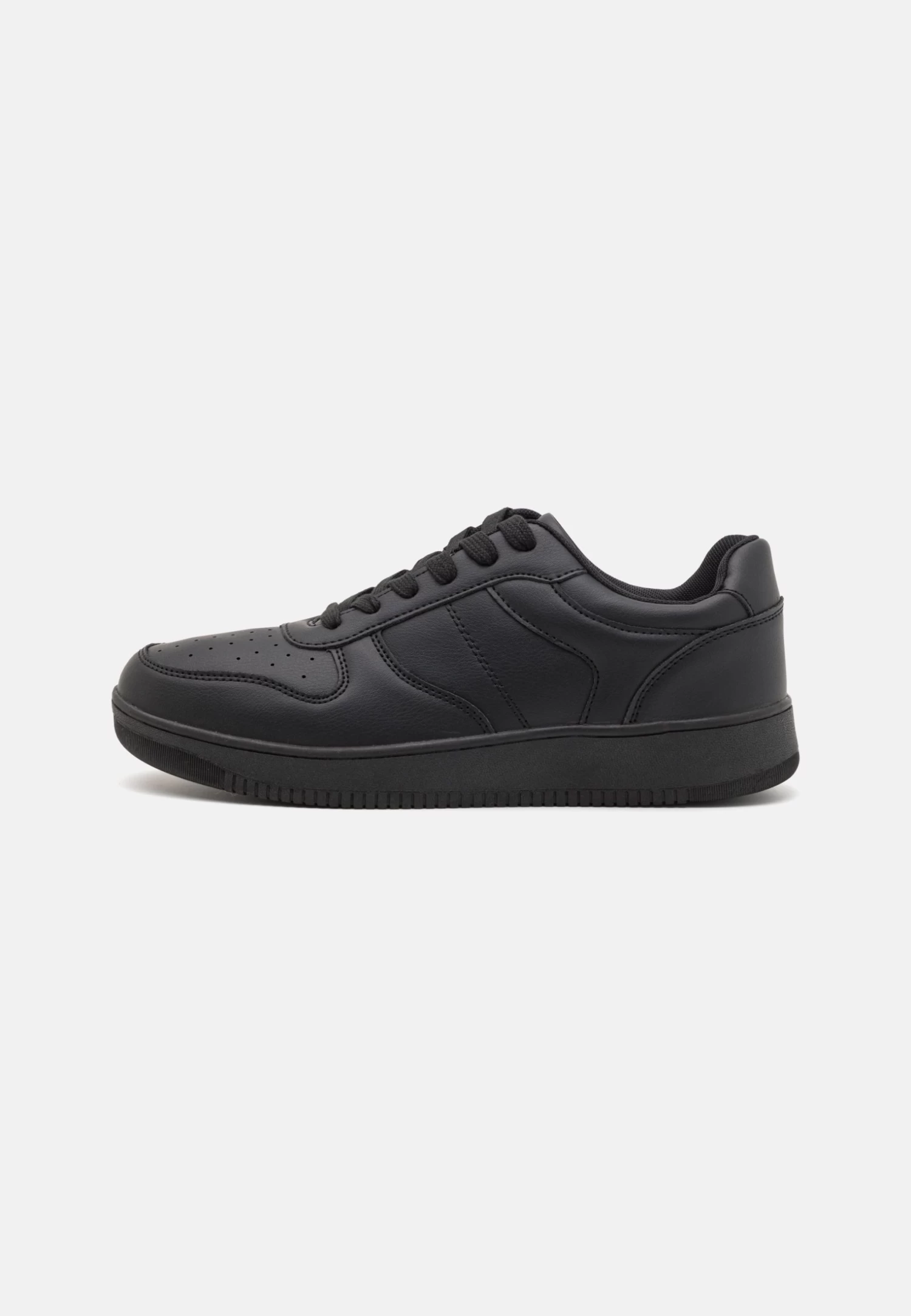 Pier One Trainers - Black 3 Pier One Trainers - Black
