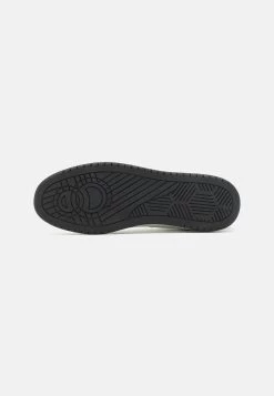 Pier One High-Top Trainers - White 12 Pier One High-Top Trainers - White -Pier One b98de9289b1945838b350d2c517e1dab