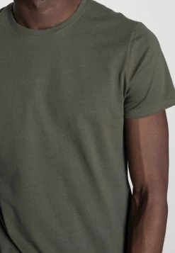 Pier One 3 Pack - Basic T-Shirt - Black/Grey/Green 15 Pier One 3 Pack - Basic T-Shirt - Black/Grey/Green -Pier One ba2abdb3c78c4a8bb5a16ee701db5a1d