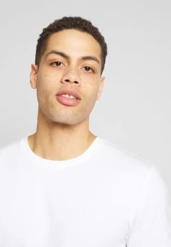 Pier One 3 Pack - Basic T-Shirt - White/Dark Blue/Red 11 Pier One 3 Pack - Basic T-Shirt - White/Dark Blue/Red -Pier One bb58520a3fdd4addbd204975d9a479ed