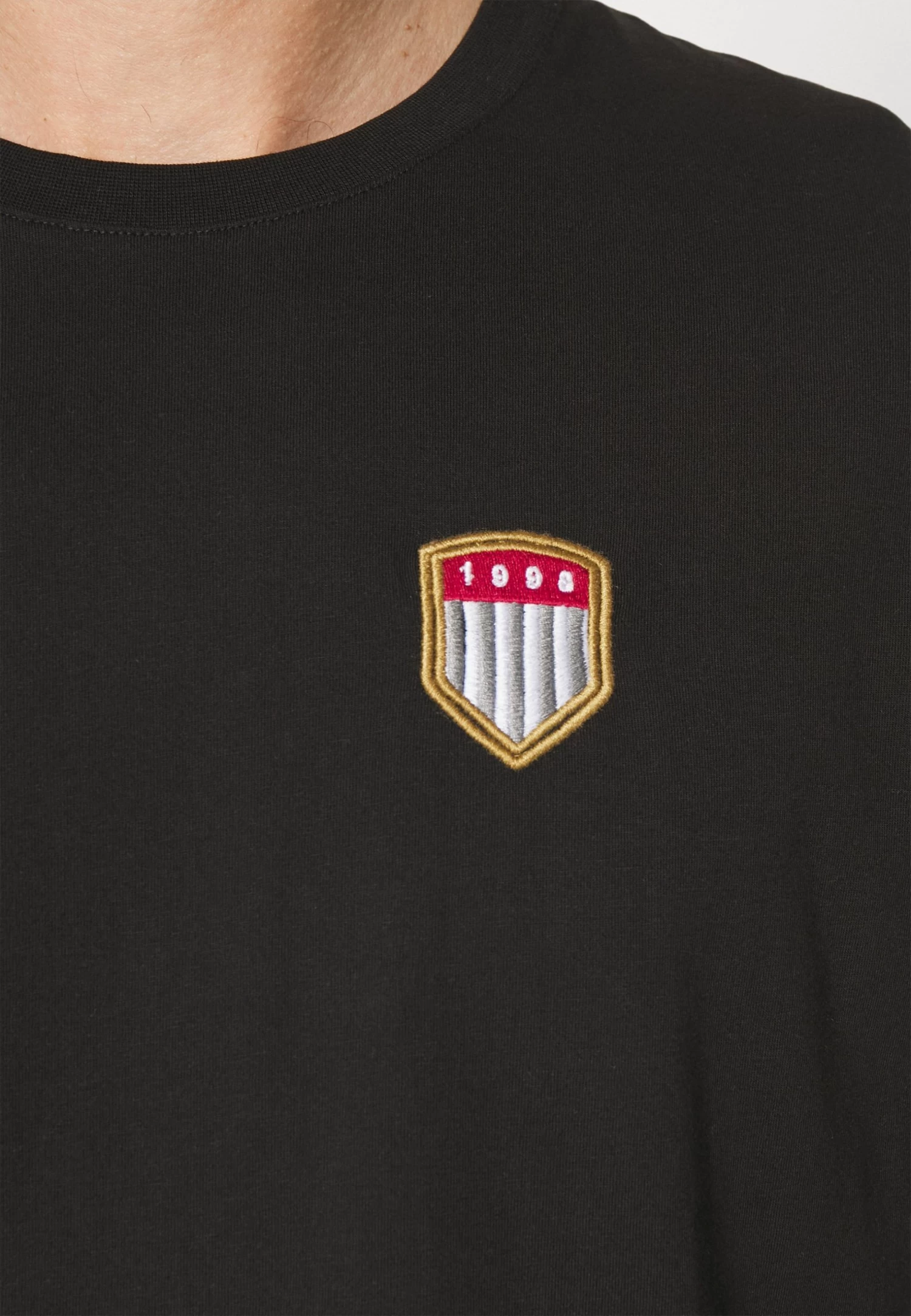 Pier One Print T-Shirt - Black 7 Pier One Print T-Shirt - Black - Image 5