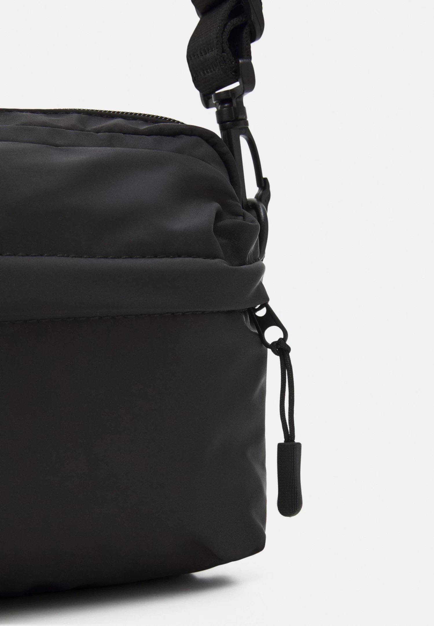 Pier One Across Body Bag - Black 6 Pier One Across Body Bag - Black - Image 4