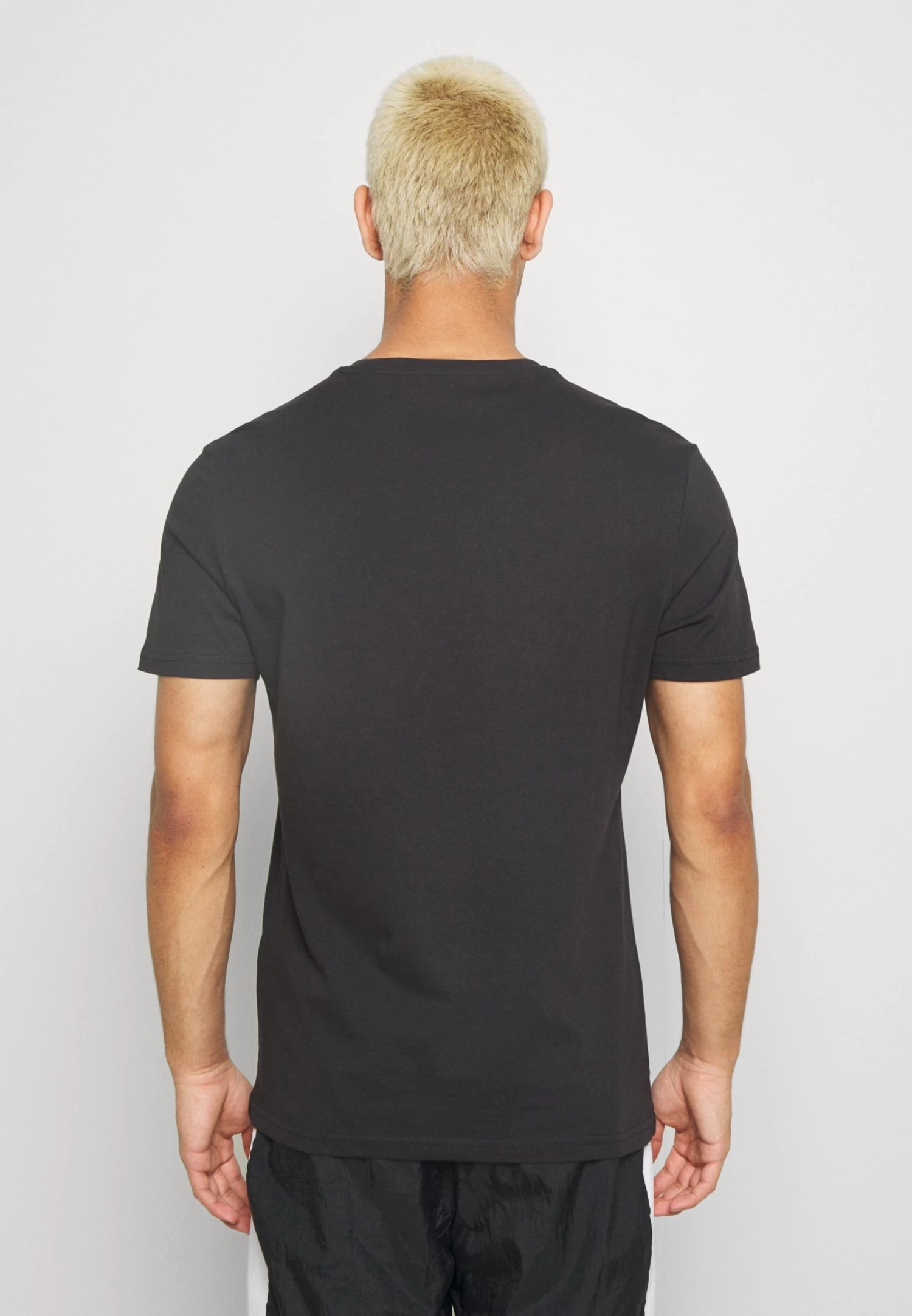 Pier One 7 Pack - Basic T-Shirt - Black 6 Pier One 7 Pack - Basic T-Shirt - Black - Image 4