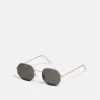 Pier One Unisex - Sunglasses - Gold-Coloured/Black 1 Pier One Unisex - Sunglasses - Gold-Coloured/Black -Pier One c27393109d3f47c8aac08cdcbd984392