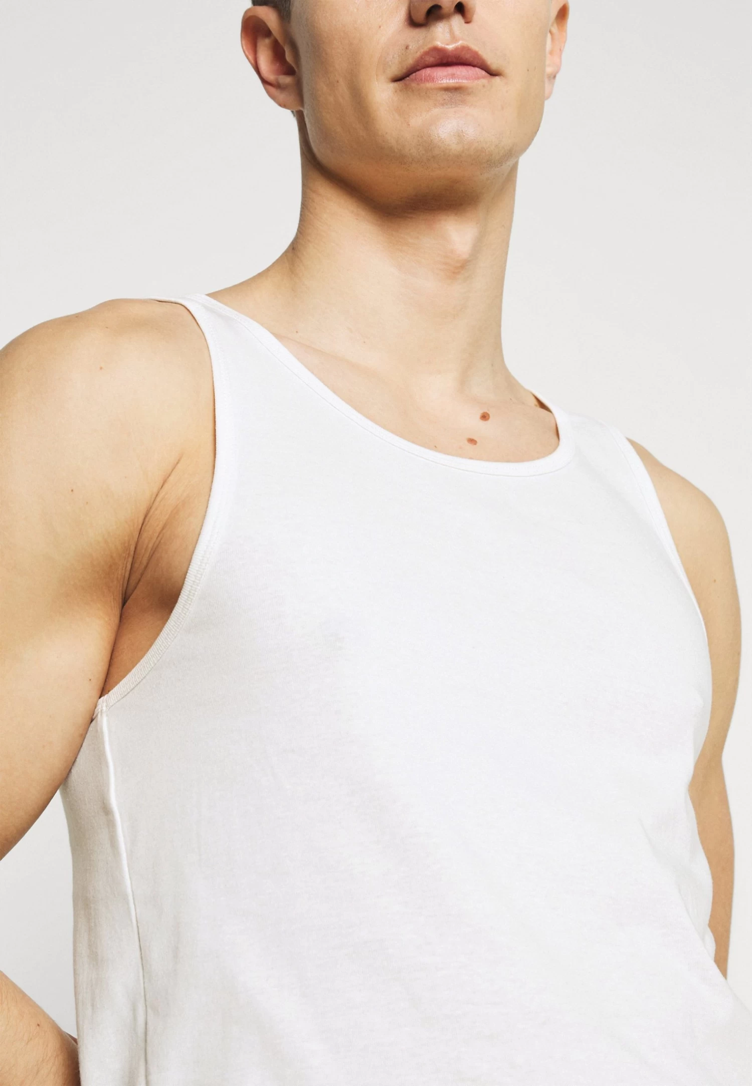 Pier One 3 Pack - Undershirt - Dark Blue/Bordeaux/Off-White 7 Pier One 3 Pack - Undershirt - Dark Blue/Bordeaux/Off-White - Image 5