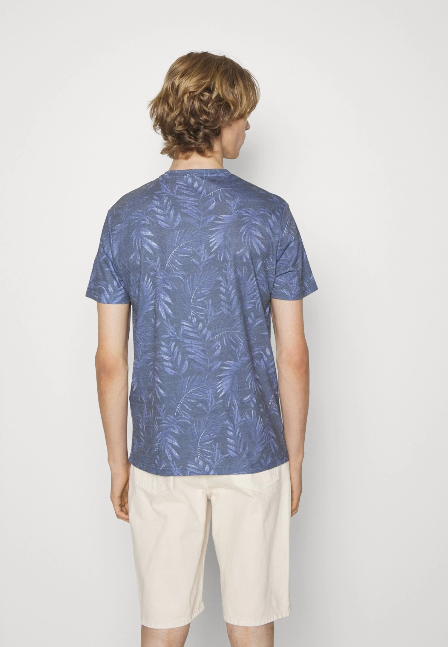 Pier One Print T-Shirt - Dark Blue 5 Pier One Print T-Shirt - Dark Blue - Image 3