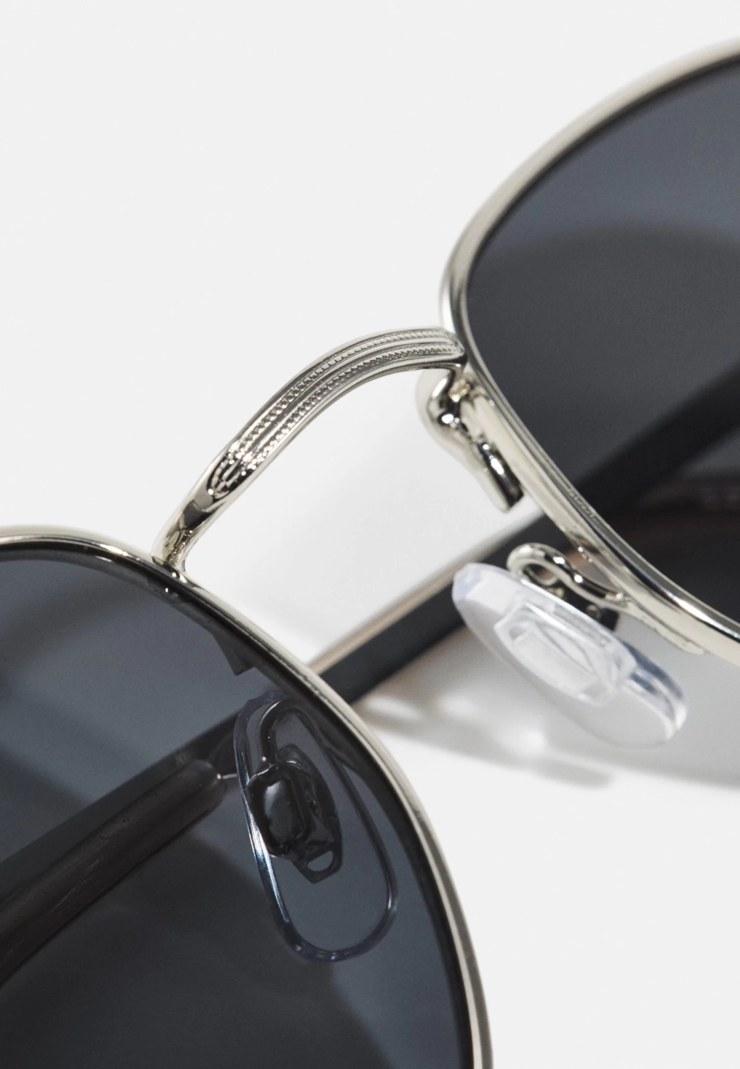 Pier One Unisex - Sunglasses - Black/Silver-Coloured 6 Pier One Unisex - Sunglasses - Black/Silver-Coloured - Image 4
