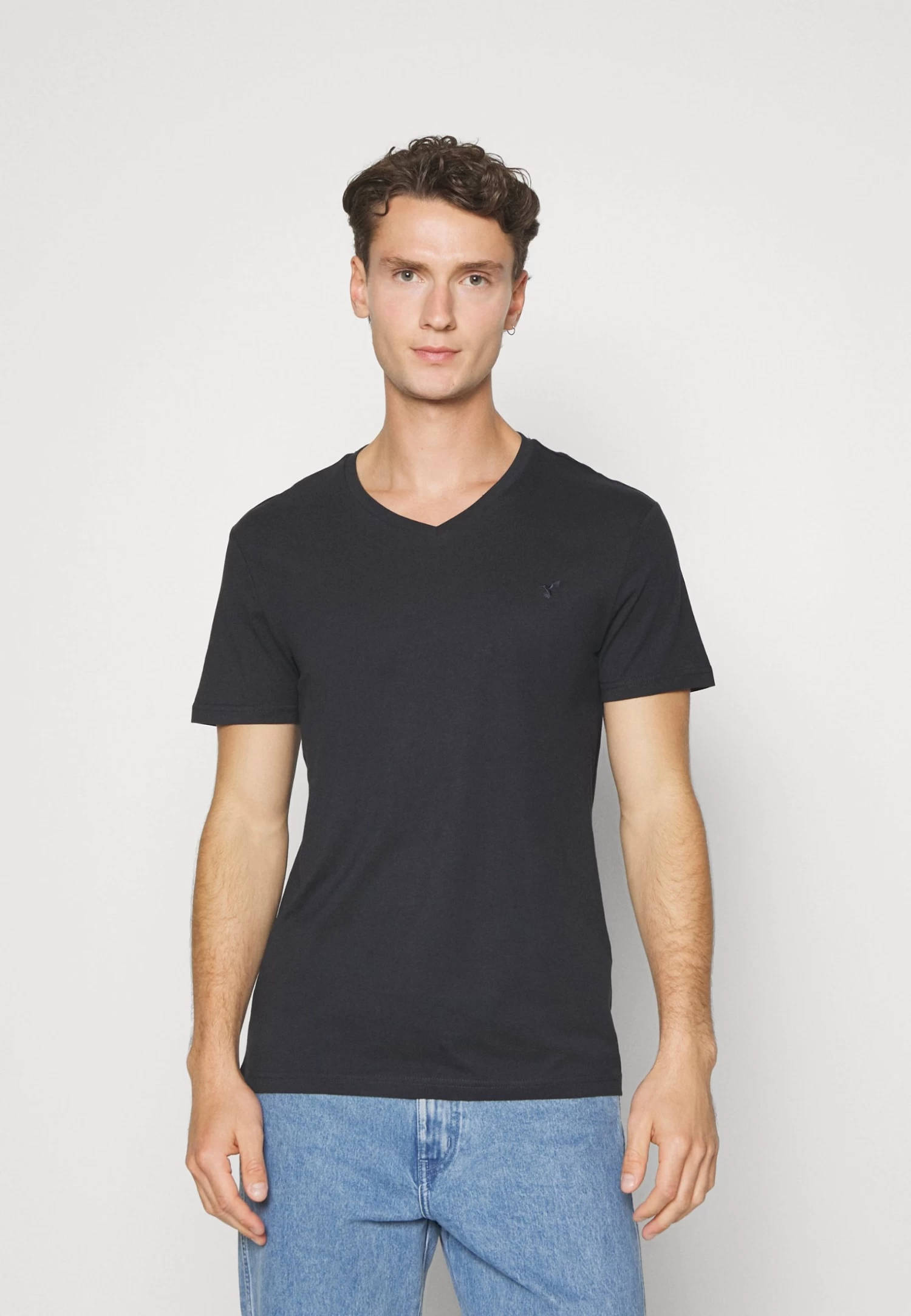 Pier One V Neck Bird Tonal 3 Pack - Basic T-Shirt - Light Brown/White/Dark Blue 6 Pier One V Neck Bird Tonal 3 Pack - Basic T-Shirt - Light Brown/White/Dark Blue - Image 4