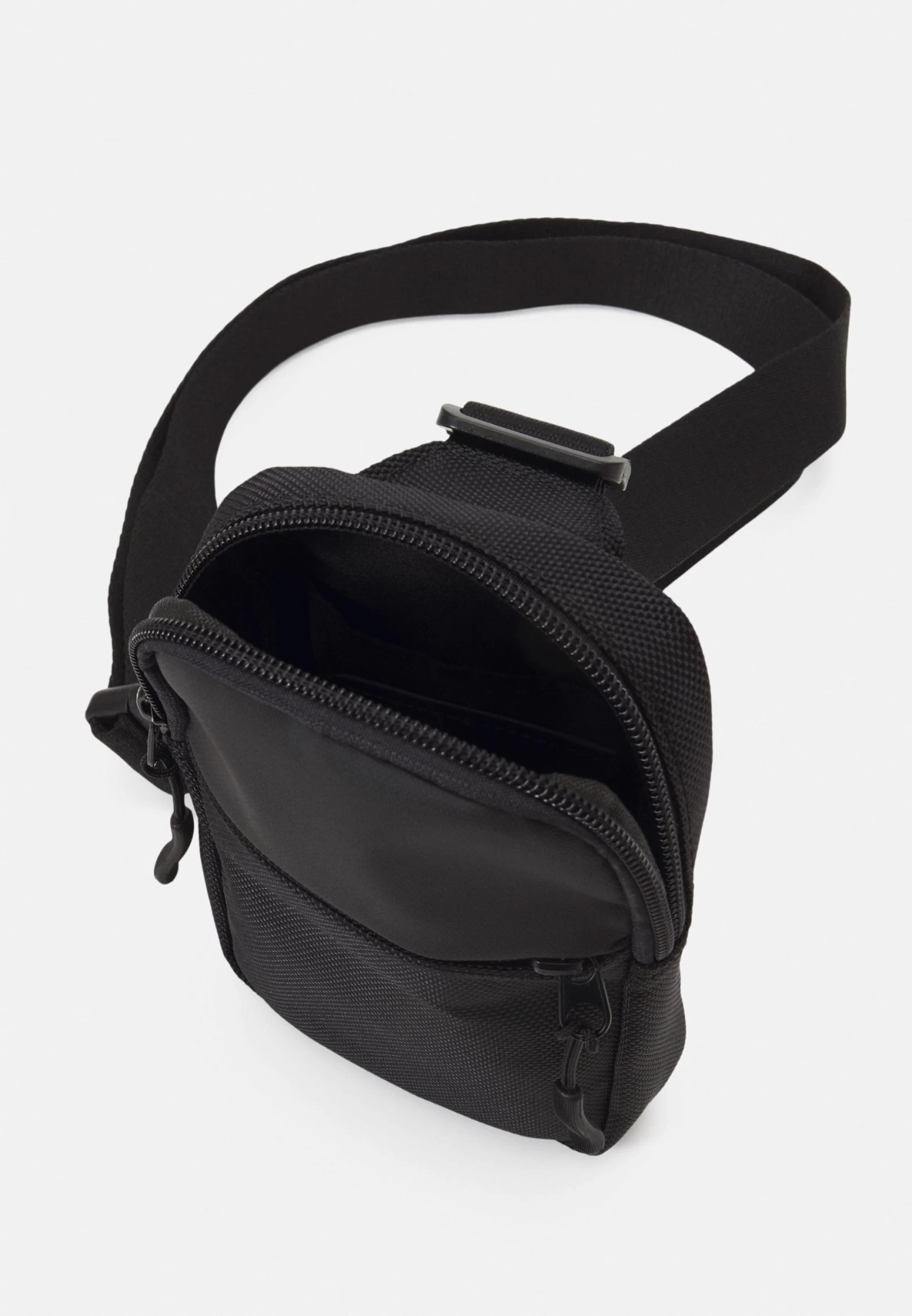 Pier One Unisex - Bum Bag - Black 5 Pier One Unisex - Bum Bag - Black - Image 3