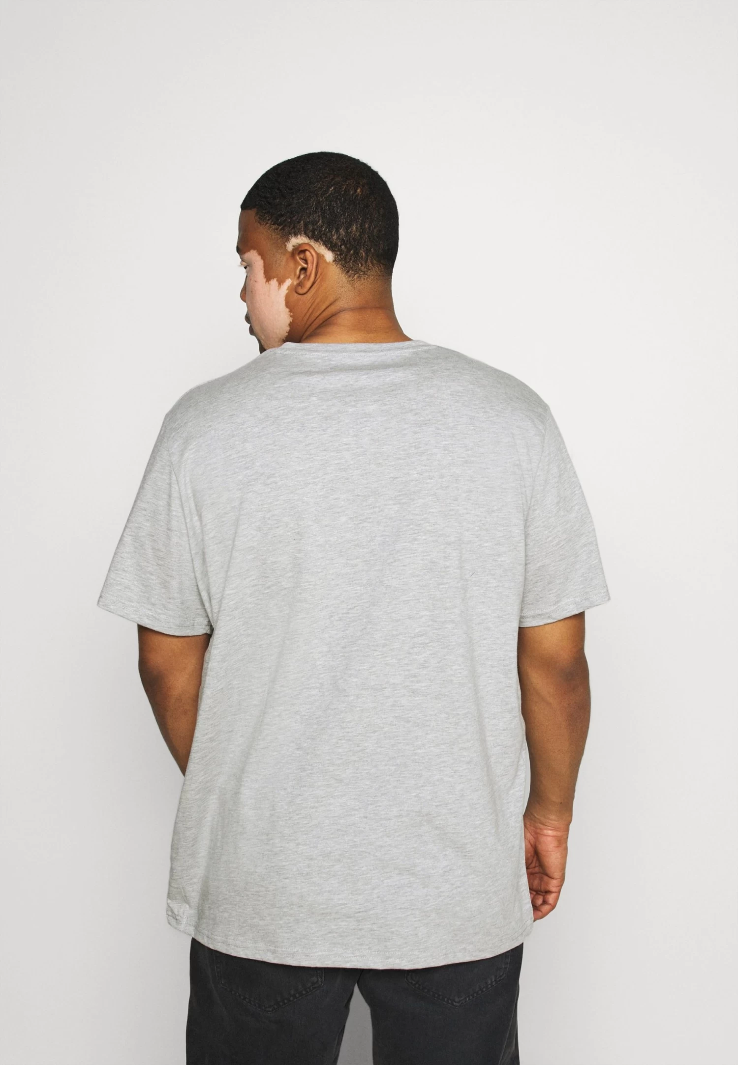 Pier One 5 Pack - Basic T-Shirt - Khaki/Grey/Dark Blue 5 Pier One 5 Pack - Basic T-Shirt - Khaki/Grey/Dark Blue - Image 3