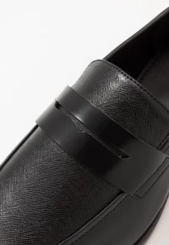 Pier One Smart Slip-Ons - Black -Pier One ed7ba91c527c41dc818f16a70f25c549