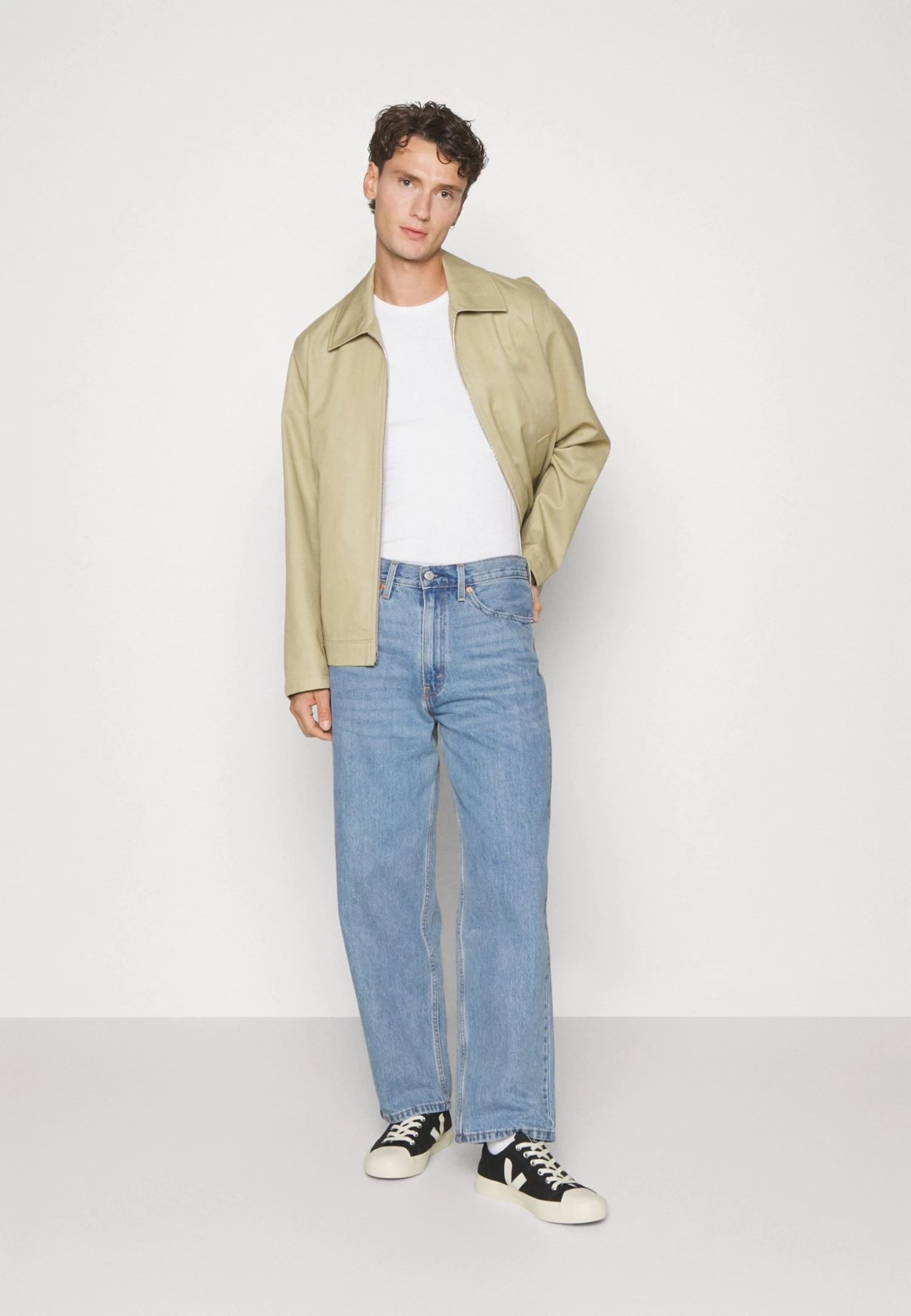 Pier One 3 Pack Muscle Fit- Basic T-Shirt - White 3 Pier One 3 Pack Muscle Fit- Basic T-Shirt - White