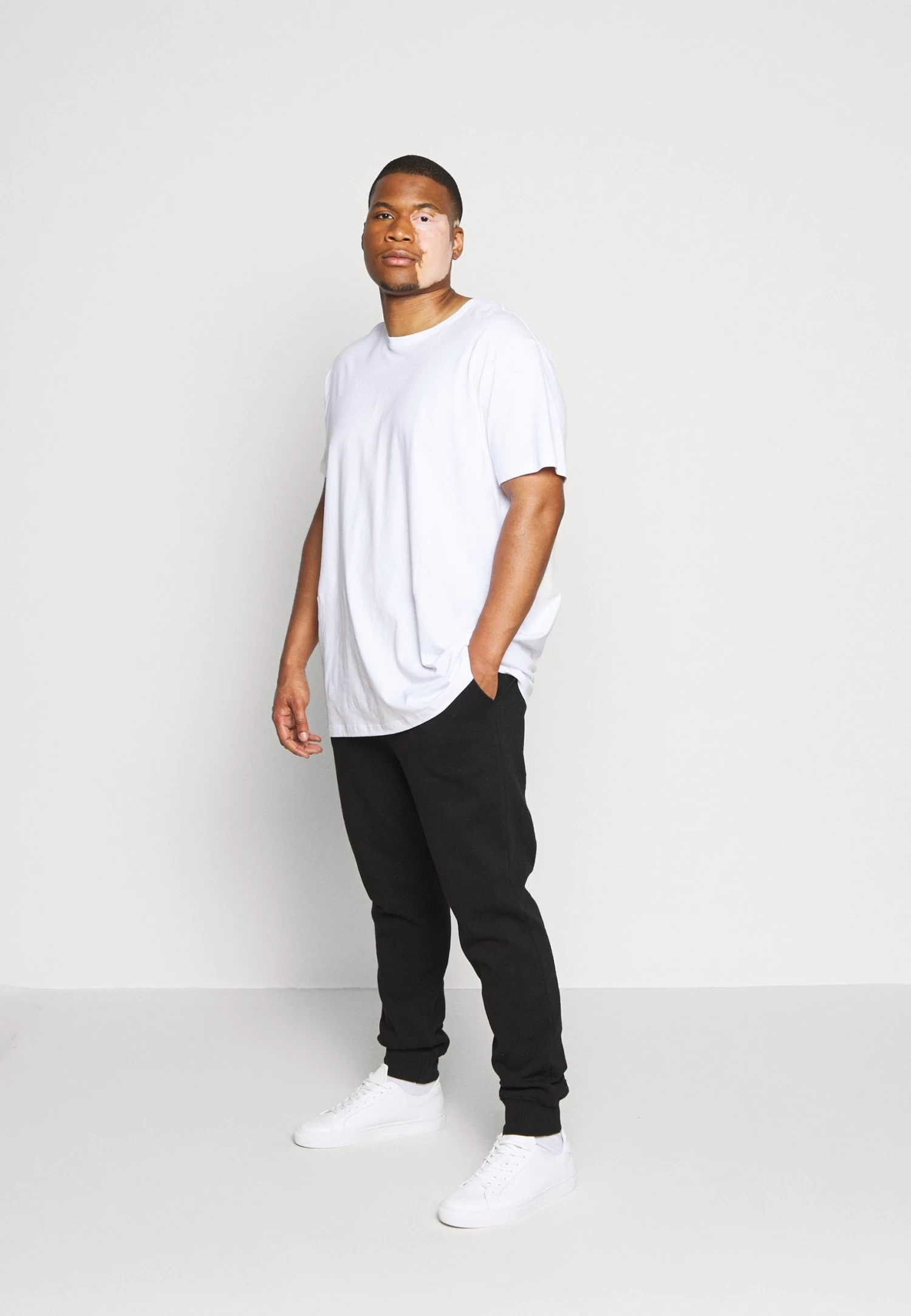 Pier One 2 Pack - Tracksuit Bottoms - Black/Mottled Light Grey 4 Pier One 2 Pack - Tracksuit Bottoms - Black/Mottled Light Grey - Image 2