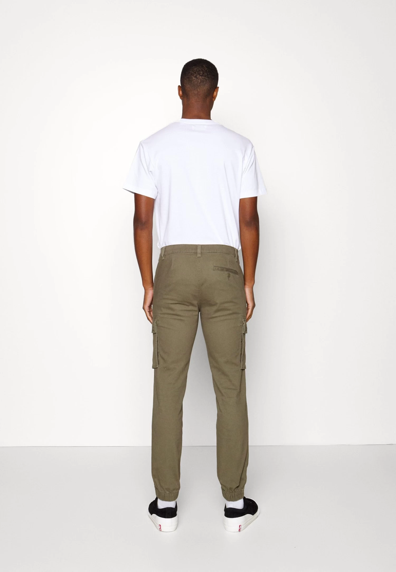 Pier One 2 Pack - Cargo Trousers - Olive/Black 5 Pier One 2 Pack - Cargo Trousers - Olive/Black - Image 3